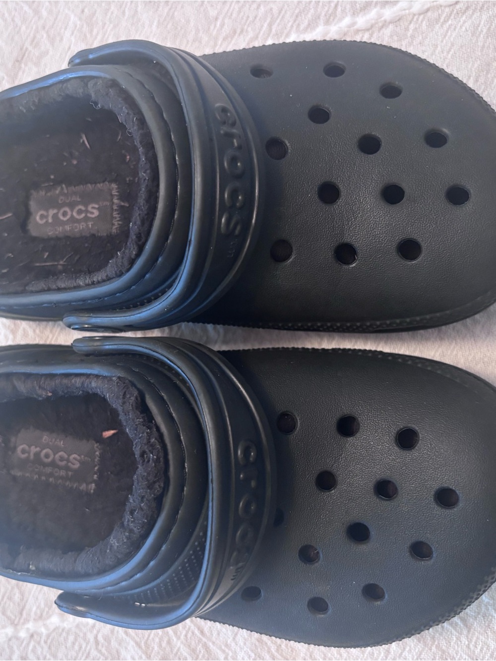 CROCS Kids Black Fleece-Lined Clogs